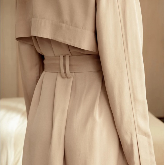 Elie Tahari spring trench coat - Picture 2 of 5